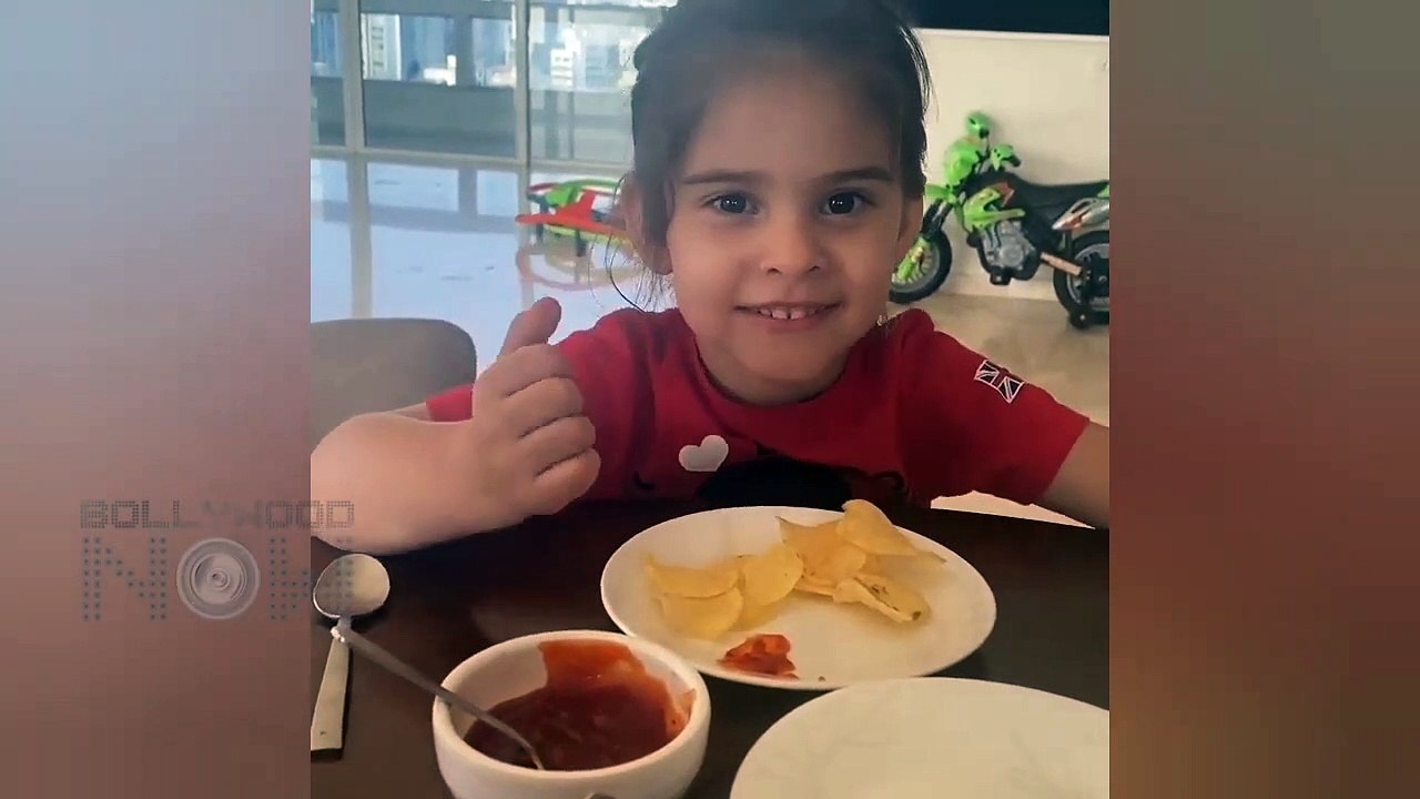 Roohi and Yash Call Dad Karan Johar FAT While Eating Burgers With Hiroo Johar Toodles FUN VIDEO