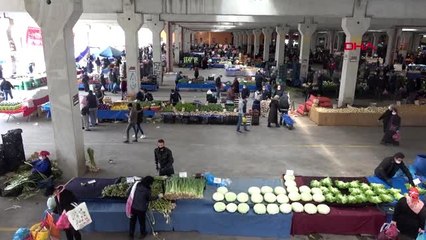 KOCAELİ Sosyal mesafe kuralını ihlal ederek, Ramazan alışverişi yaptılar