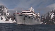 Le Diamant de la compagnie du Ponant en Antarctique 2008
