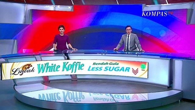 Diduga Mengantuk, Sebuah Mobil Sedan Tabrak Separator Busway dan Terguling