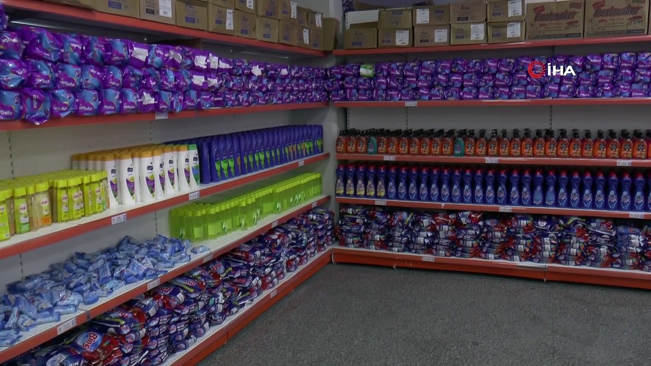 Arnavutköy'de Ramazan dolayısıyla ihtiyaç sahiplerine erzak yardımı