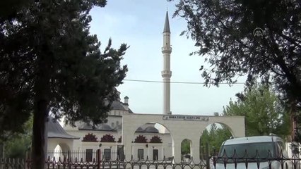 Evden çıkamayınca şehit oğlunun mezarına gidemeyen anneye sürpriz