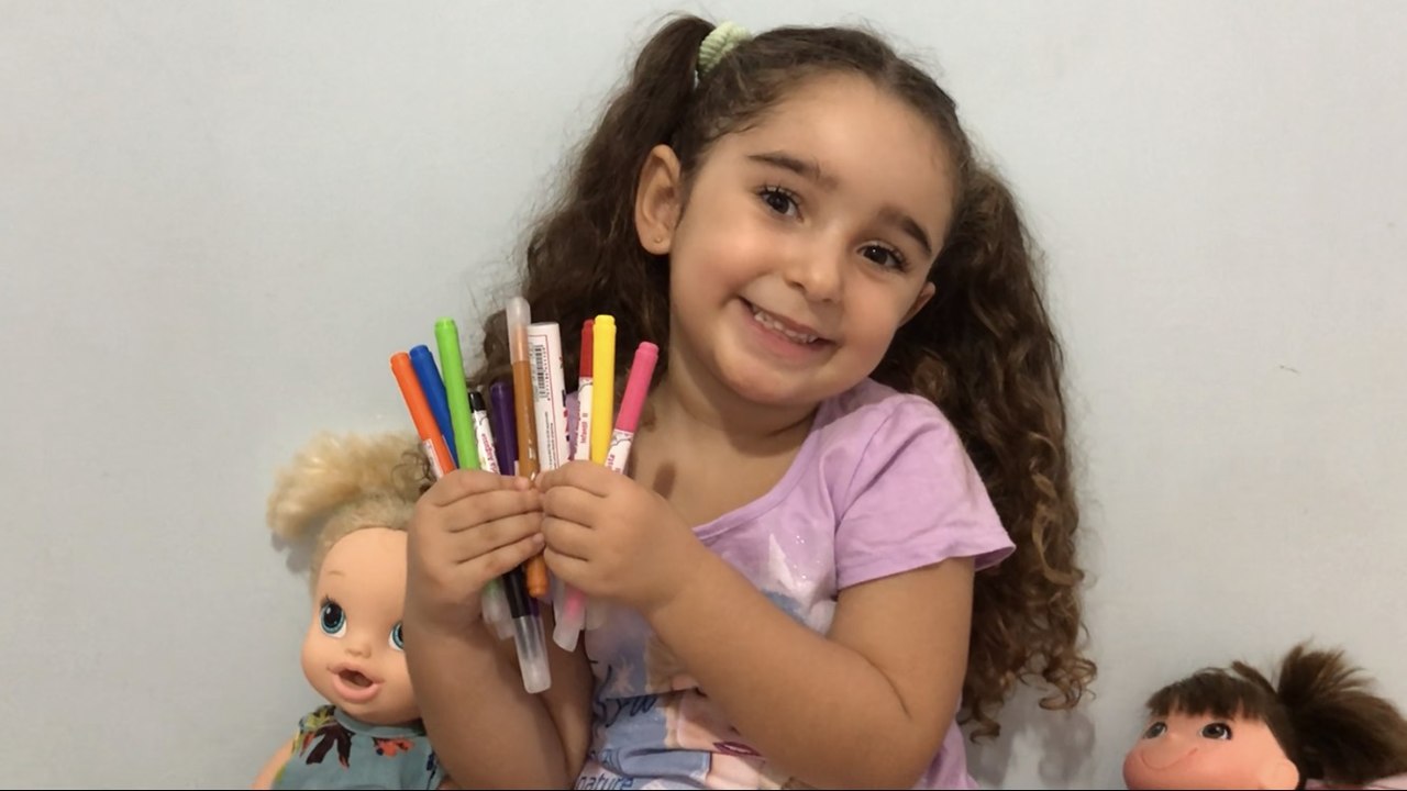 AS CORES EM INGLÊS COM MAGU SOUZA