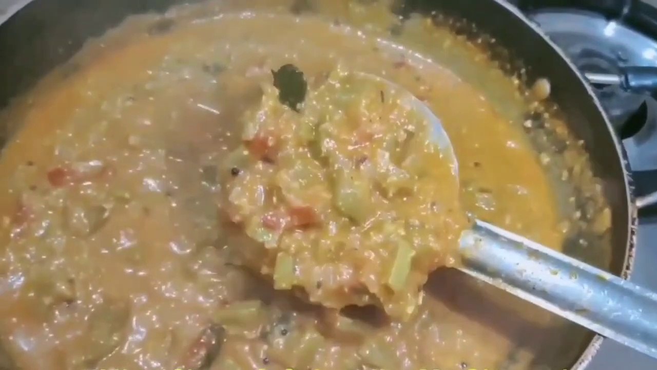 Bottle gourd gravy in Tamil/ sorakkai gravy / bottle gourd curry