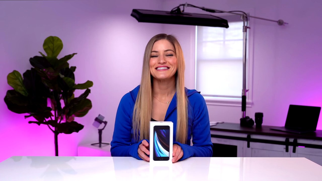 2020 iPhone SE Unboxing and First Impressions!