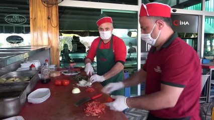 4 günlük sokağa çıkma kısıtlaması öncesi Adanalılar kebapçılara akın etti