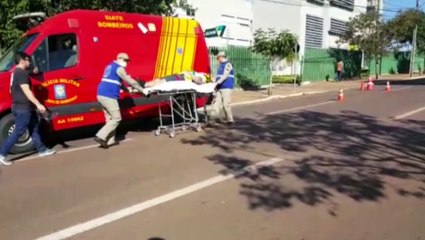 Jovem fica ferido em acidente na Rua Barão do Cerro Azul
