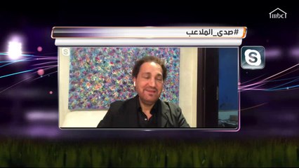 الفنان نصير شمه يعزف مقطوعة موسيقية على الهواء