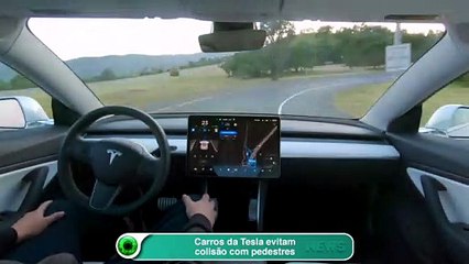 Carros da Tesla evitam colisão com pedestres