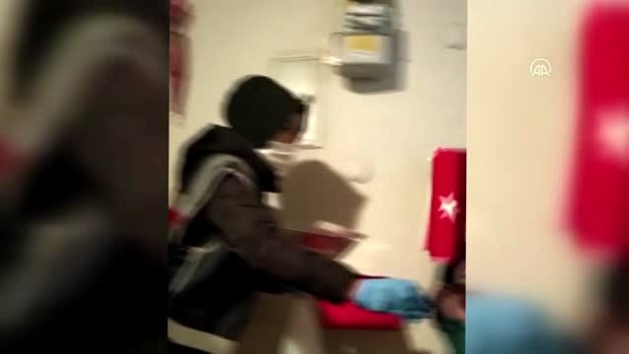Bayrak isteyen çocuğa sürpriz