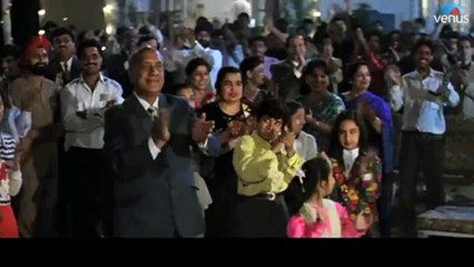 Chhupana Bhi Nahi Aata