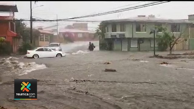 tn7-Lluvias de inicio de semana dejan inundaciones, saturación de alcantarillas y caída de árboles-220420
