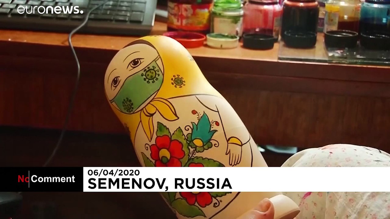 Matrjoschka mit Maske