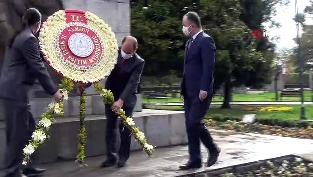 TBMM'nin 100. yılı ve Ulusal Egemenlik ve Çocuk Bayramı dolayısıyla Atatürk Anıtı'na çelenk sunuldu