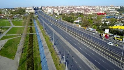 İSTANBUL'DA YASAĞIN İLK GÜNÜNDE DURAKLAR VE YOLLAR BOŞ KALDI