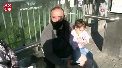 Kucağında hasta çocuğuyla dakikalarca otobüs bekledi