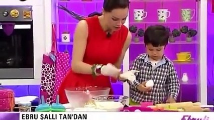 Ebru Şallı'dan yürek dağlayan 23 Nisan paylaşımı