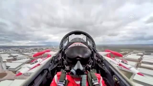 Türk Yıldızları'ndan 23 Nisan ve TBMM'nin açılışının 100. yılına özel gösteri