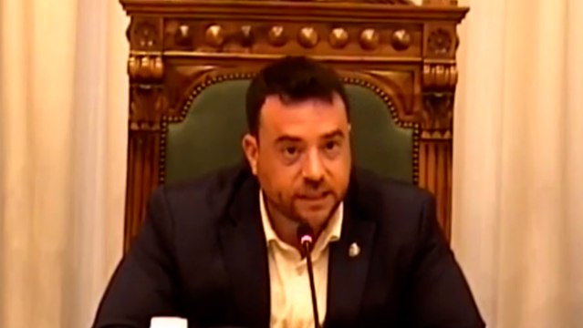 Dimite el alcalde de Badalona tras ser detenido por conducir ebrio