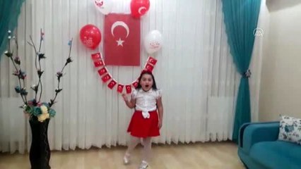Erzurumlu küçük Ayşe Ecem'in İstiklal Marşı aşkı