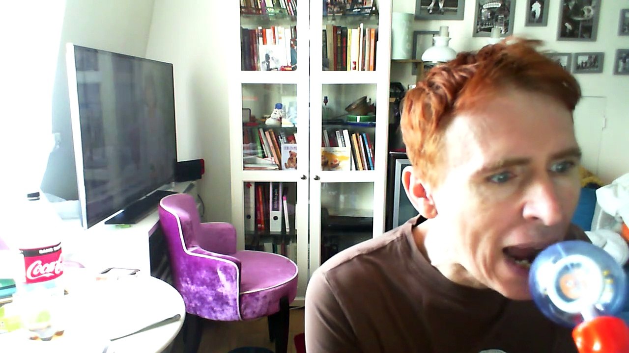 Wiwi égratigne "ordinary man"