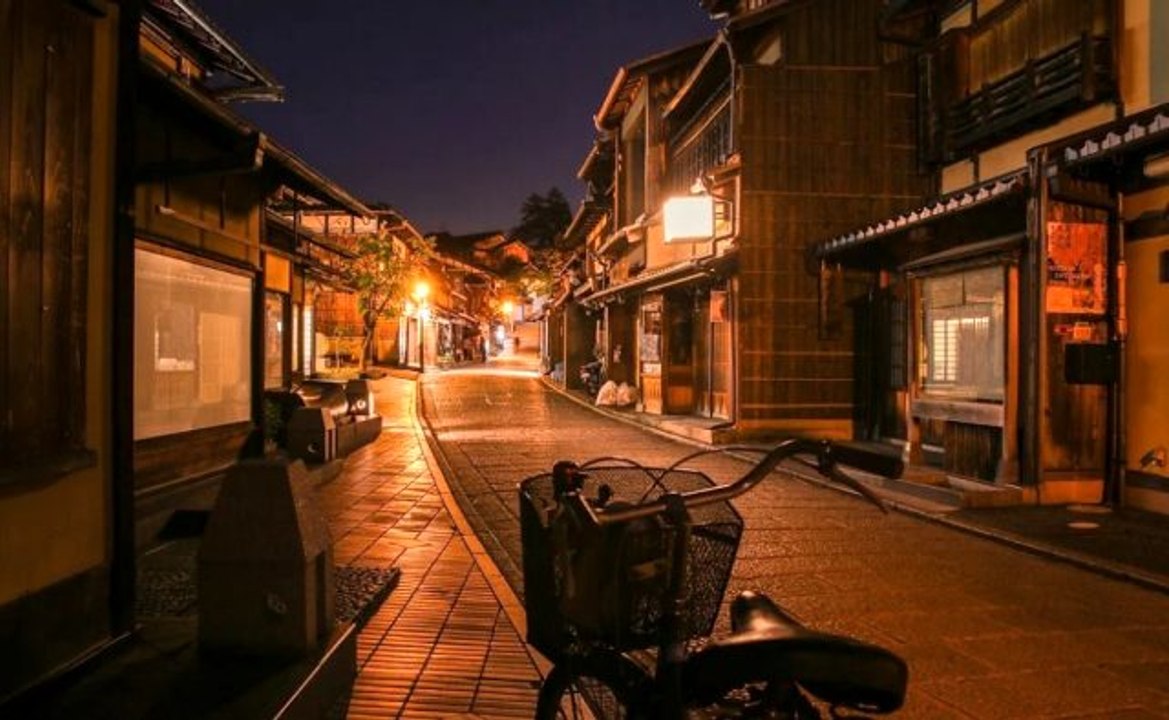 4 günlük sokağa çıkma yasağında nereler açık? Marketler açık mı? Bakkallar açık mı? Eczaneler açık mı? Fırınlar açık mı? Ekmek dağıtımı olacak mı?