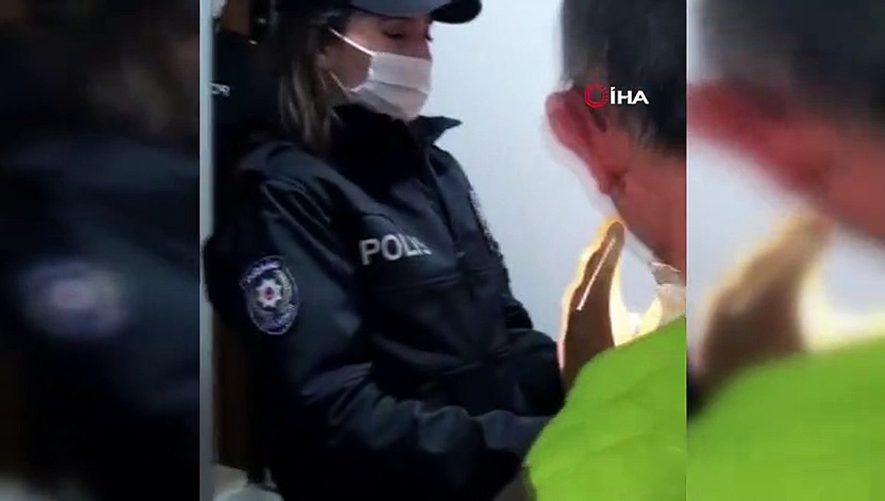 Bursa'da otizmli gence polislerden sürpriz doğum günü