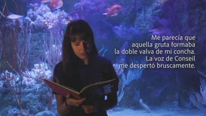 Personal del Oceanogràfic de Valencia celebra el Día del Libro leyendo algunos fragmentos