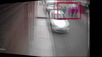 Polis gibi davrandıkları kişilerin evlerinden hırsızlık yapan iki zanlı tutuklandı