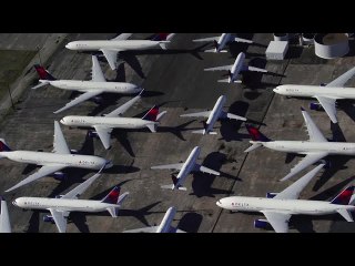 Delta posts first quarterly loss in eight years