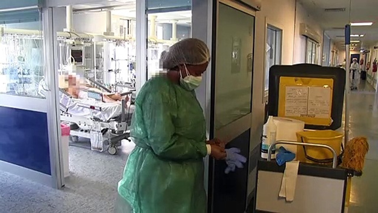 Coronavirus: les agents de nettoyage des hôpitaux, essentiels contre la pandémie