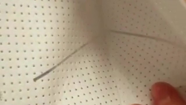 Profesionales sanitarios reciben mascarillas en mal estado