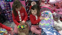 Sophia, Isabella e Alice Abrindo Presentes Especiais Surpresas do Natal Parte 1