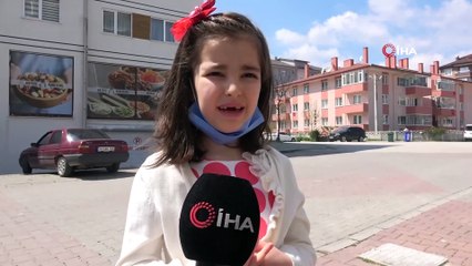 2 kız kardeş harçlıklarını Milli Dayanışma Kampanyası'na bağışladı