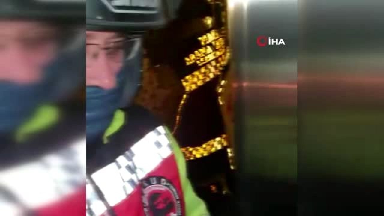 Vefa Sosyal Destek Grubundan küçük kıza sürpriz doğum günü kutlaması