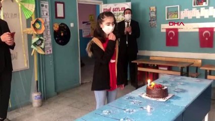 VAN Çatak'ta ortaokul öğrencisi Ayşegül'e doğum günü sürprizi