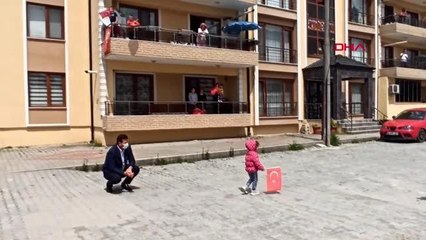 SAKARYA Doğum günü 23 Nisan olan çocuklara sürpriz