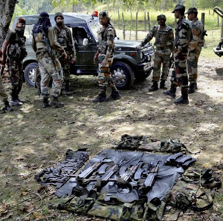 J&K: हंदवाड़ा में आतंकियों से मुठभेड़ में हरियाणा का मेजर सतीश दहिया शहीद