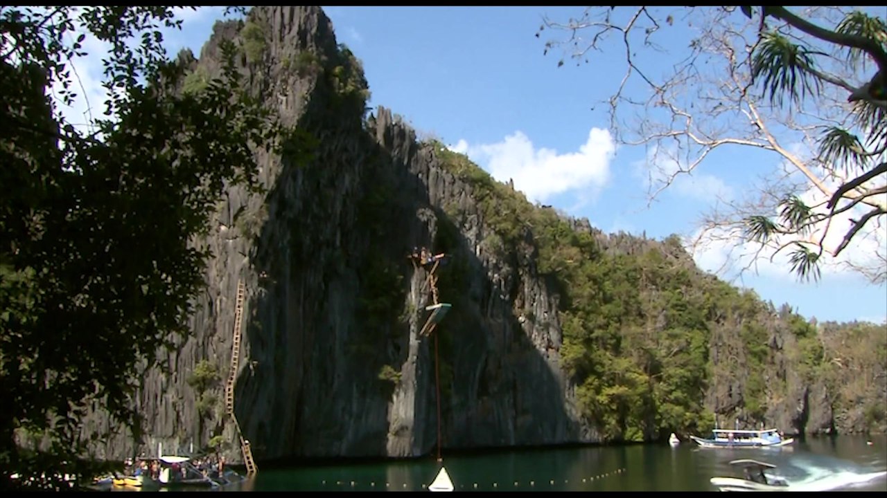 Highlights from stage 1 of Red Bull Cliff Diving