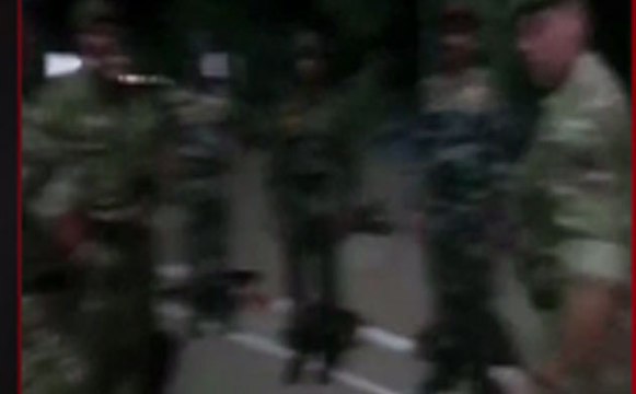 जम्मू-कश्मीर: आतंकवादियों व सुरक्षा बलों के बीच मुठभेड़