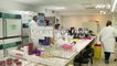 Coronavirus: près de Paris, un laboratoire s'organise face à l'afflux d'échantillons de tests PCR