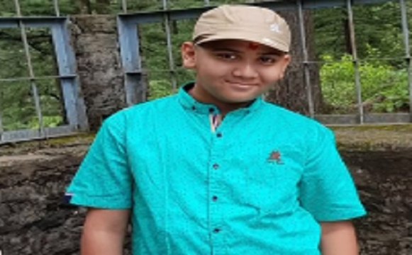 ब्लू व्हेल चैलेंज: लखनऊ में 14 वर्षीय लड़के ने लगाई फांसी