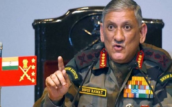 आर्मी चीफ बिपिन रावत पहुंचे कश्मीर
