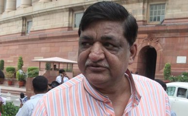 कुलभूषण जाधव मामले पर सपा नेता के विवादित बोल