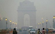 स्मॉग की चादर में लिपटी दिल्ली, AQI लेवल 400 के करीब