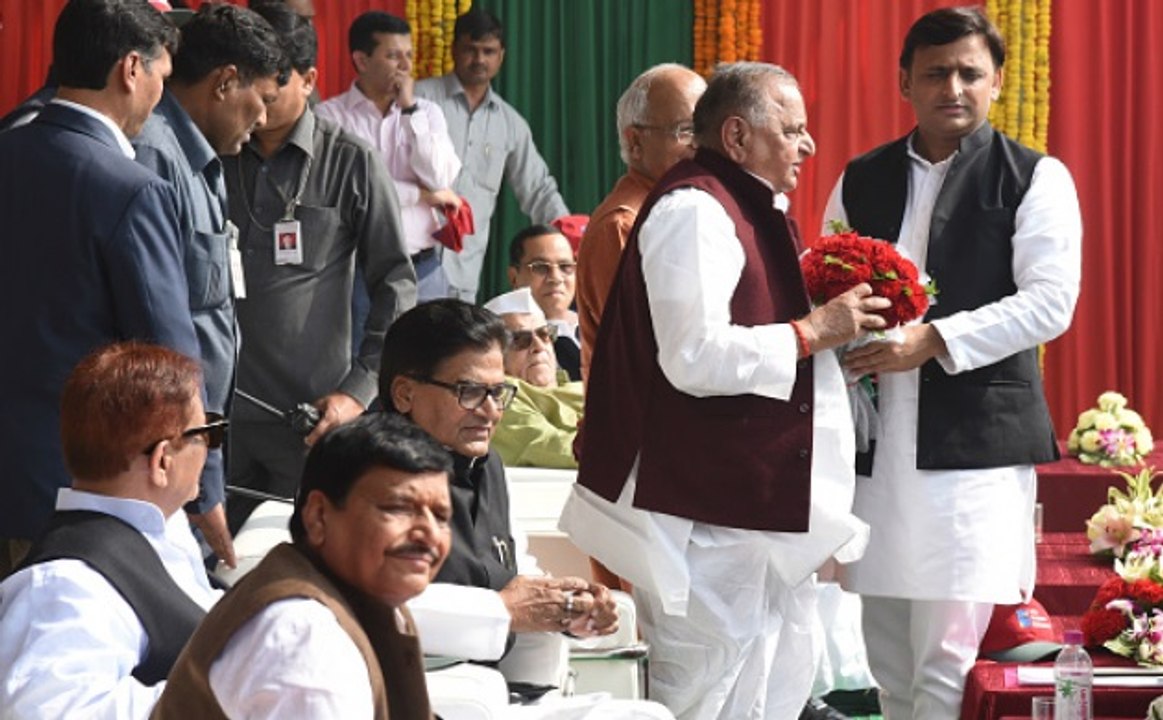 मुलायम सिंह की सूची में भाई शिवपाल यादव का नाम...