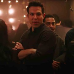 Exclusive: Skylar Astin Goes Full Boy Bander With *NSYNC Cover on Zoey's Extraordinary Playlist