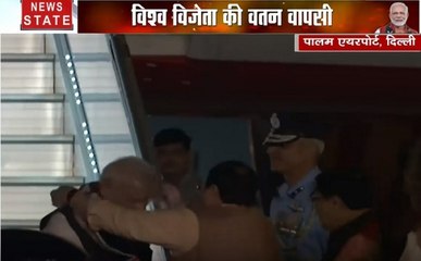 पालम एयरपोर्ट पहुंचने पर पीएम मोदी का बीजेपी कार्यकारी अध्यक्ष जे.पी नड्डा ने किया स्वागत