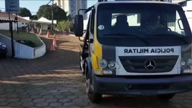 Detidos pelo Choque são encaminhados à Delegacia com moto roubada