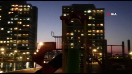 23 Nisan meşaleler ve havai fişekler eşliğinde kutlandı